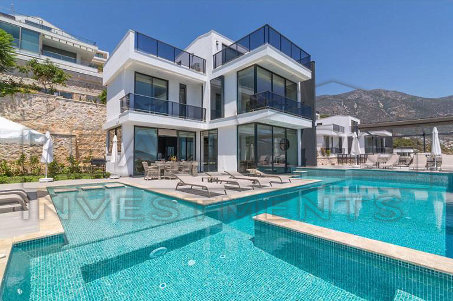 grote villa met privé zwembad en panoramisch in Kalkan te koop